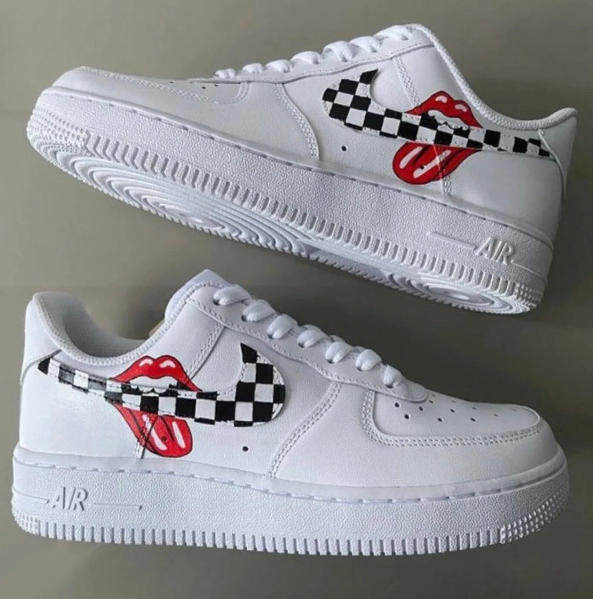 Checkered Kiss